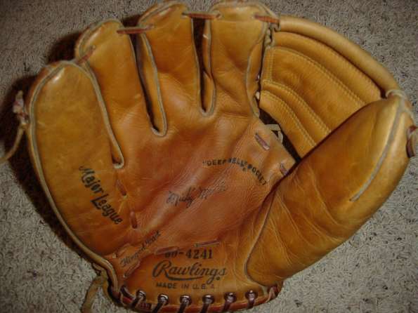 Mickey Mantle Rawlings 60 4241 Front_595